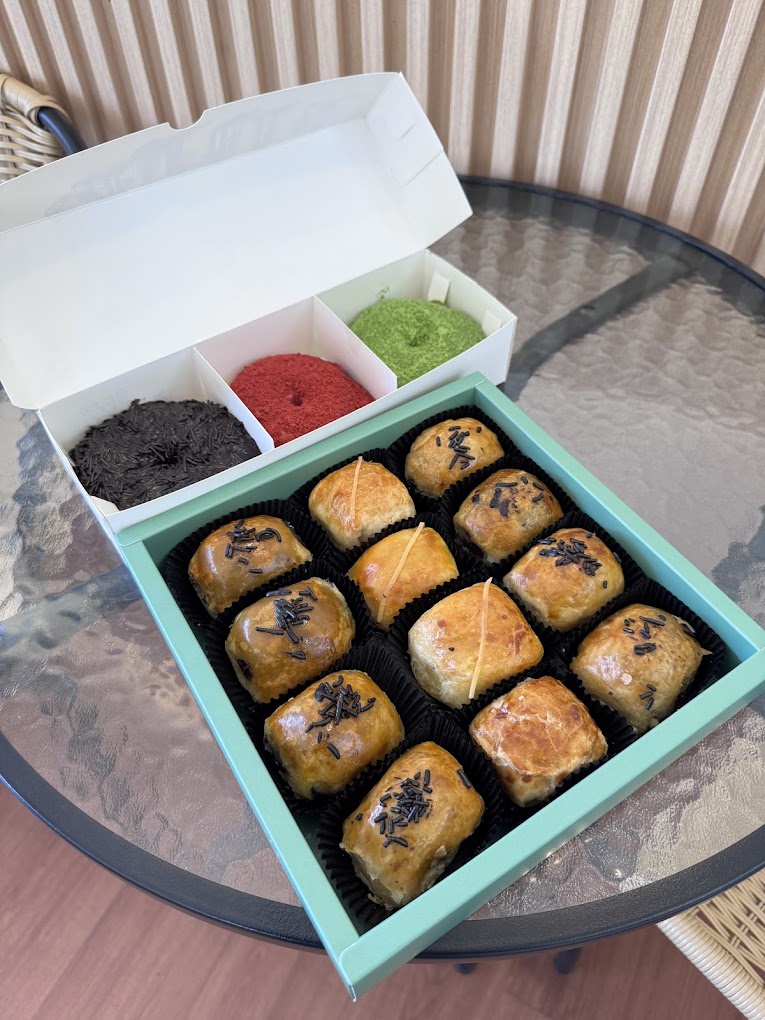 Signature Donut Box